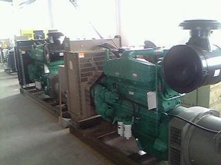 柴油發(fā)電機組 從供貨商選擇到300KW康明斯與江蘇泰豪機組的全面解析